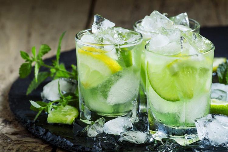 Рецепт мохіто (Mojito) класичний — алкогольний коктейль з ромом і його варіації в домашніх умовах