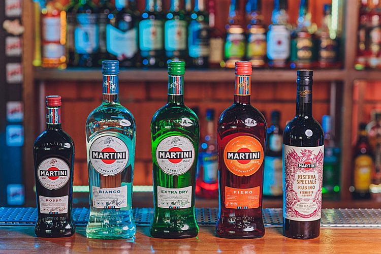 Мартіні (Martini): як і з чим пити, короткий опис видів, скільки градусів в італійському вермуті