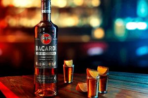 Янтарный ром Bacardi Carta Negra