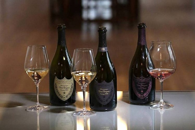 Шампанське будинок Періньйон (Dom Perignon): історія бренду і види елітного ігристого вина з Франції